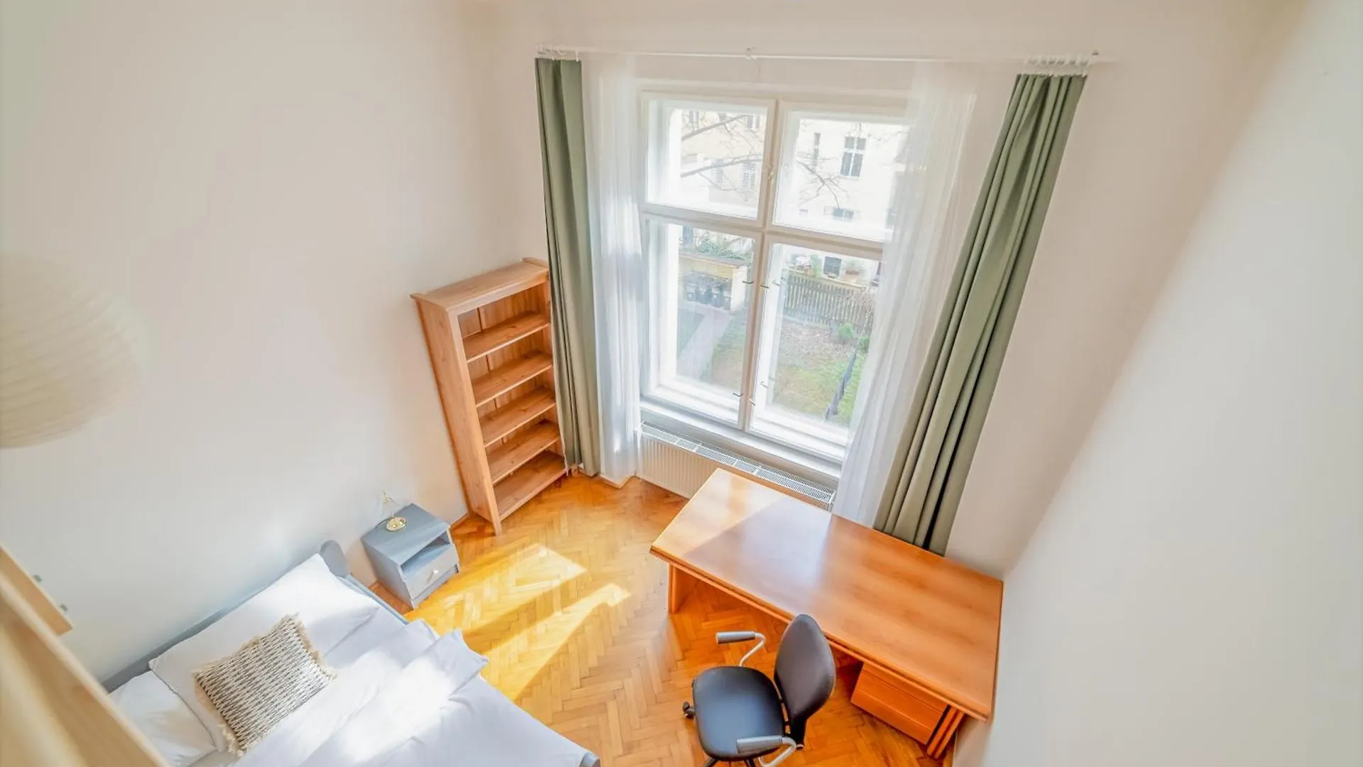 Vintage Vogue Apartment By Rentez Prague