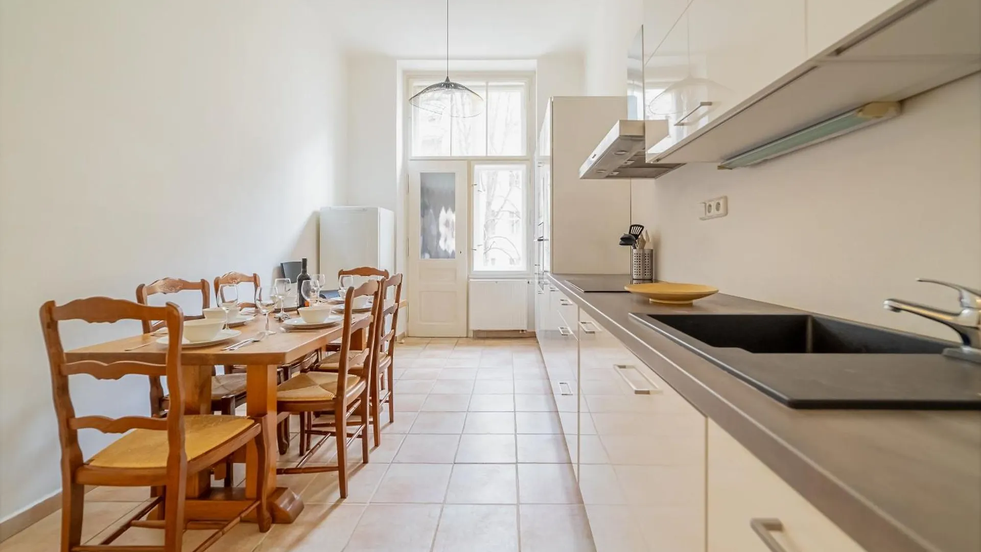Vintage Vogue Apartment By Rentez Prague