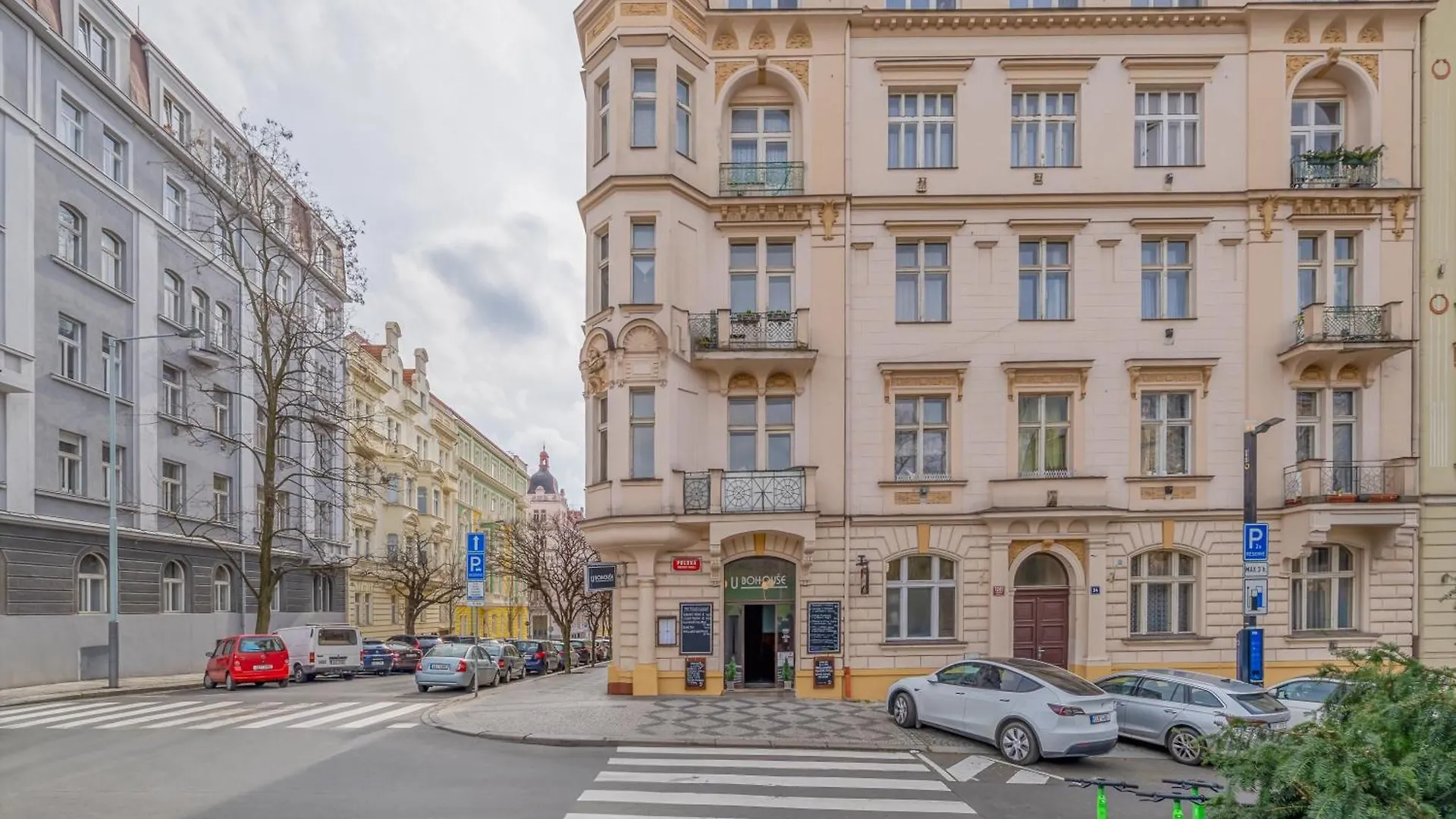 Vintage Vogue Apartment By Rentez Prague Czech Republic